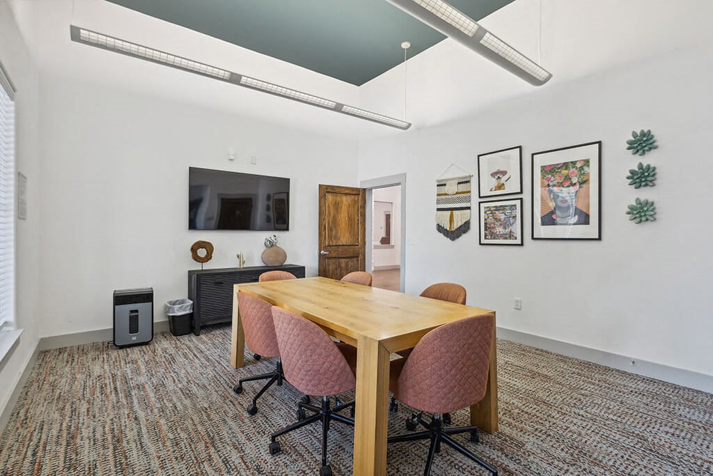 Meeting room at Bonito Parque Apartments in San Antonio TX
